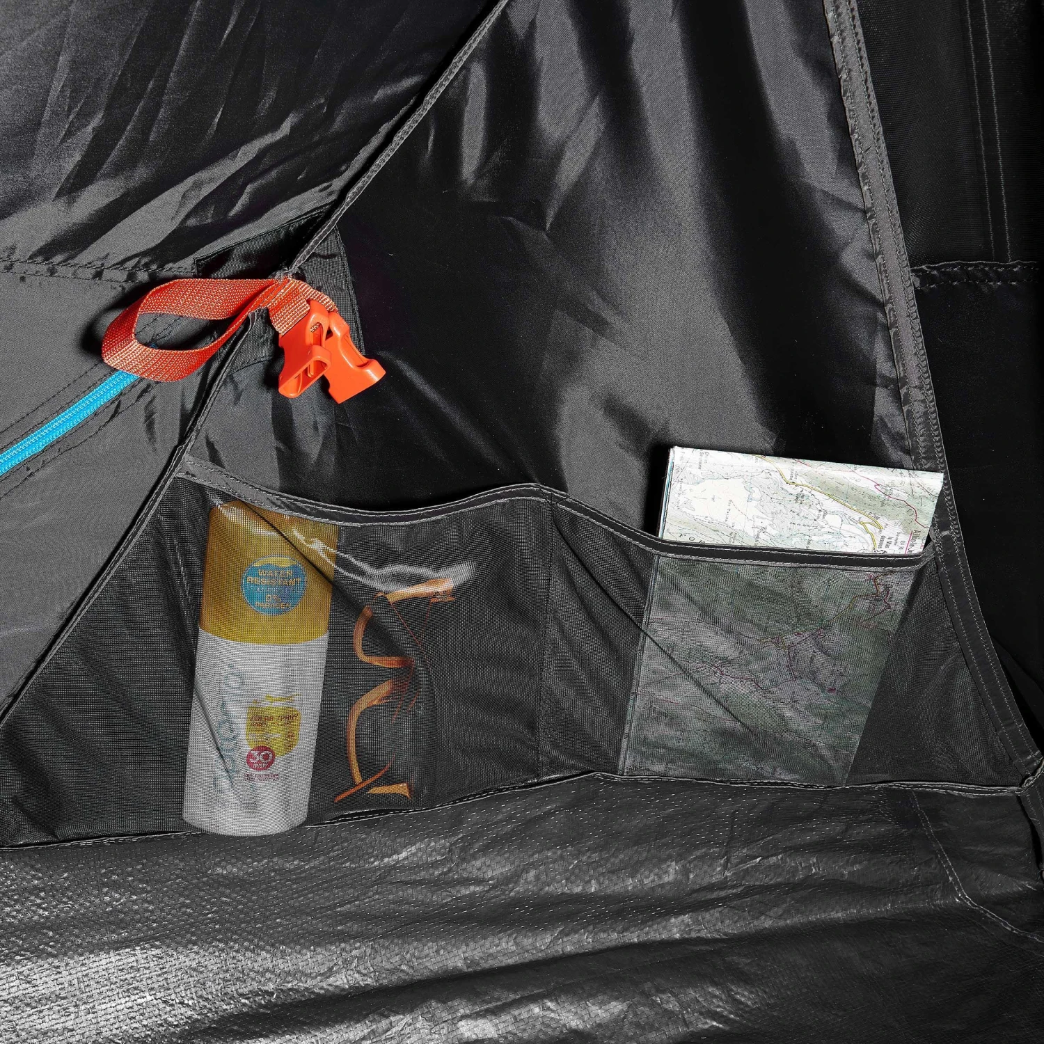 Quechua 3 Man Pop-Up Blackout Tent 16 Quechua 3 Man Pop-Up Blackout Tent - Image 16